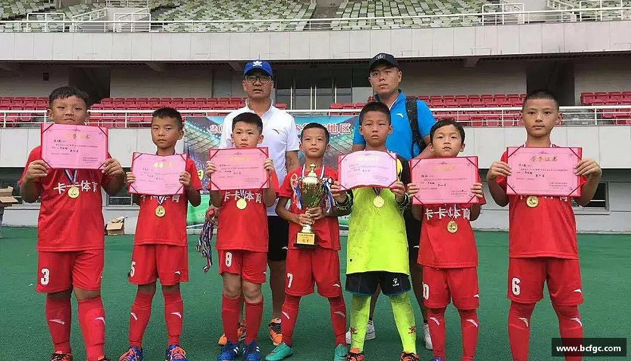 拼搏拼出精彩，勇敢向前